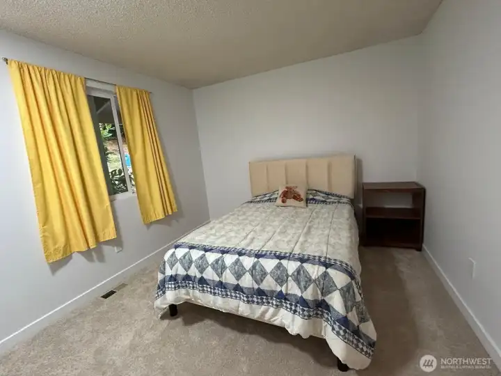 Third bedroom with new carpet