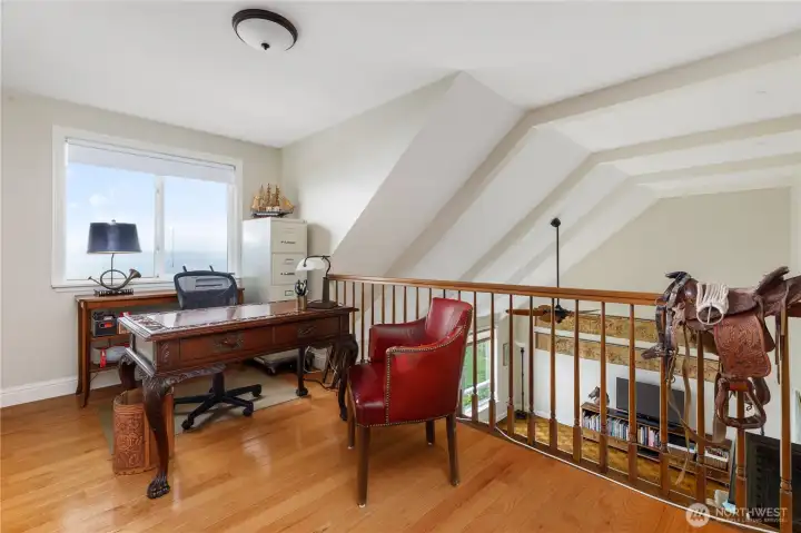 Loft with built-in Murphy bed. Smart, stylish, and perfect for flexible living or hosting guests