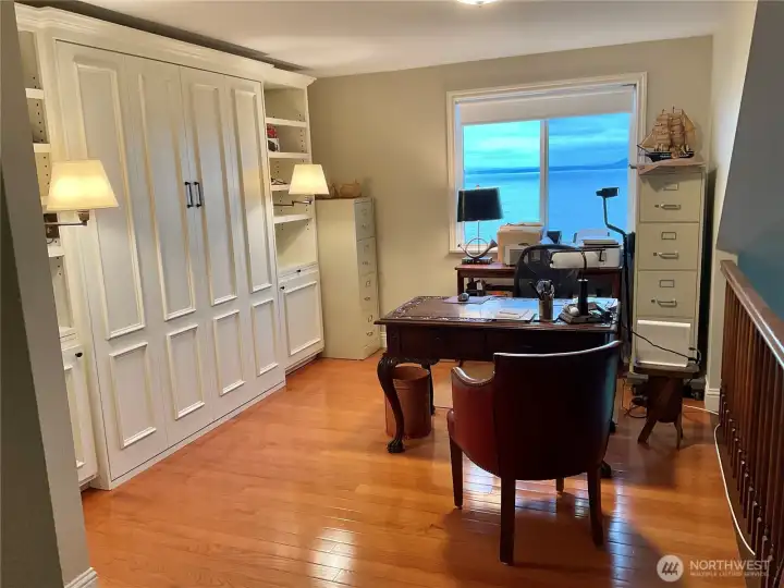 Loft with murphy bed