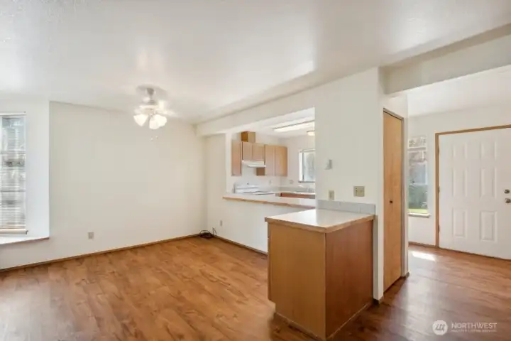 Spacious living and dining areas *This is a representation of layout, actual units may have a different level of finishes.