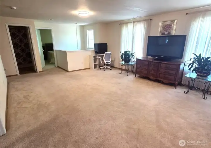 Very Large Family Room Possibilities are endless for such a large space. Very Large Family Room Possibilities are endless for such a large space.