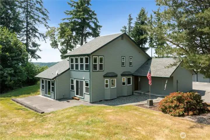 This view shows all windows with views of Mt. Rainier