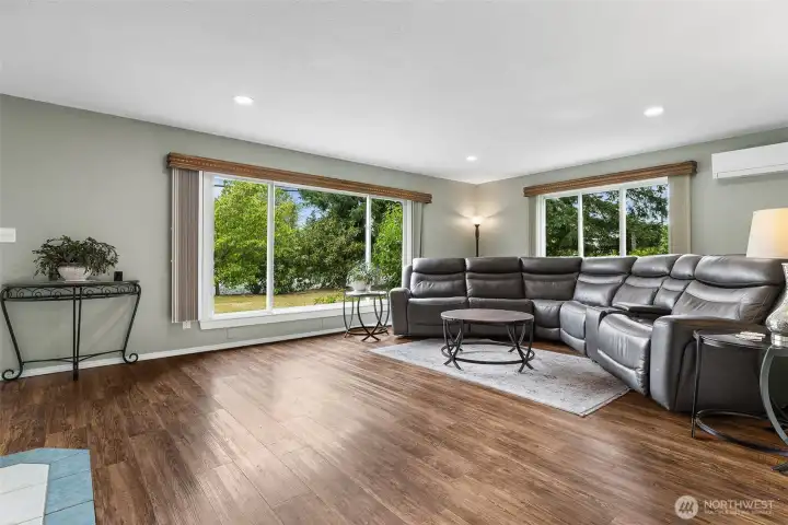 ~New Windows & Frames in Living Room~ New Quality LVP Water & Scratch~