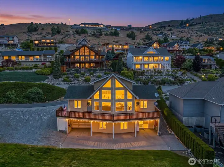 Twilight at Lake Chelan will find you enjoying warm evenings on the deck, panoramic views, and the perfect setting for unforgettable lake living.