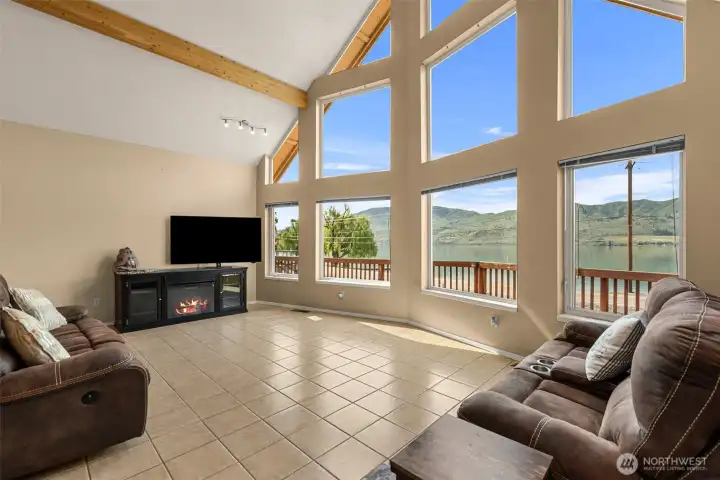 Floor-to-ceiling windows frame breathtaking Lake Chelan views, filling the great room with natural light and unforgettable scenery.