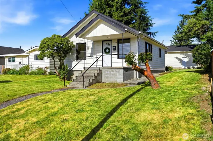 Charming 1920 home, fully updated! Charming 1920 home, fully updated!