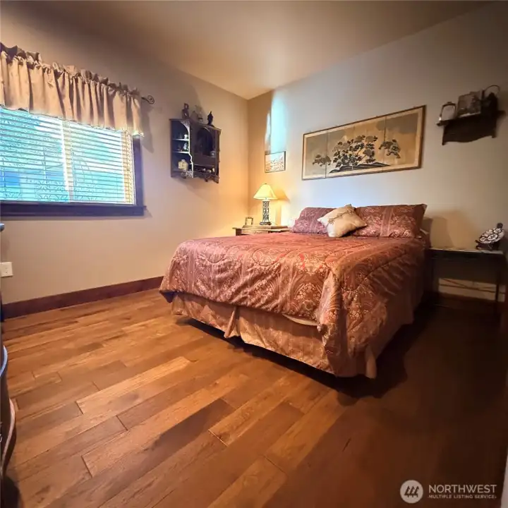 2nd bedroom