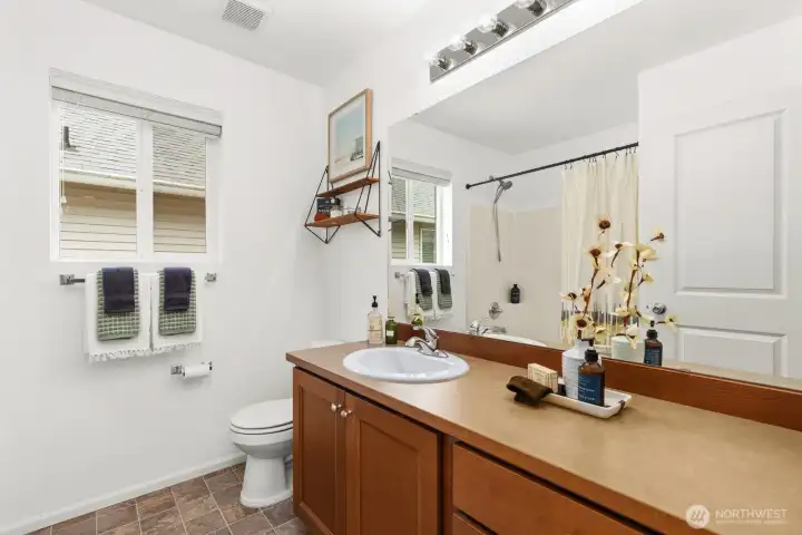 Upper level hall bath