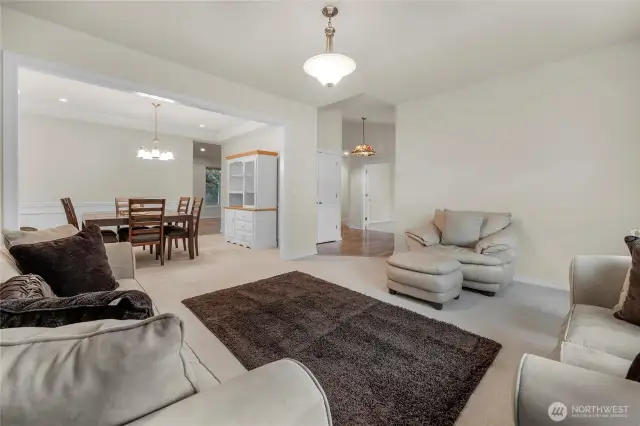 Looking toward the dining area from the front of the living room.