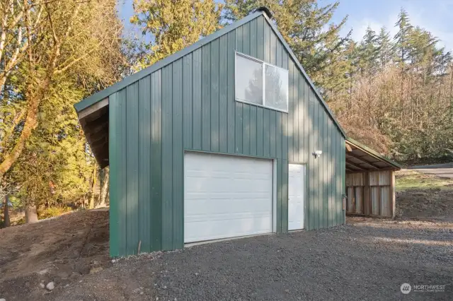 Barn/Shop & Carport