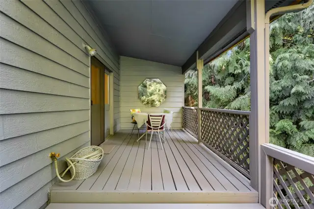 Large covered area of the deck.