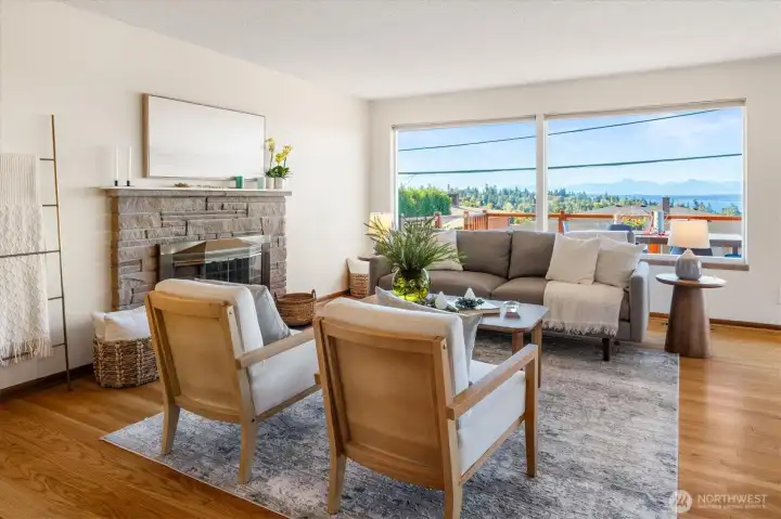 The open & light layout in the Living room is so inviting.