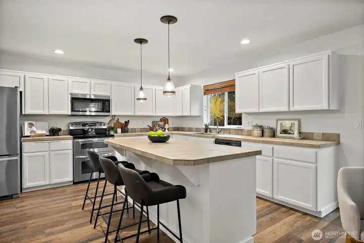 Stainless appliances, large island for late night ice cream and conversation