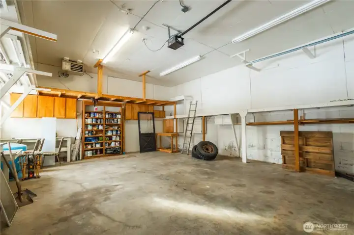 Heated shop with abundant storage