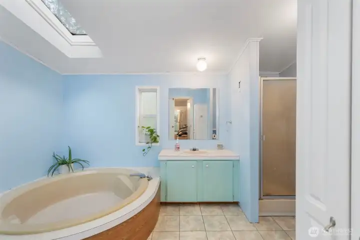 5 piece en suite bathroom