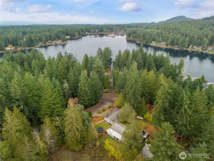 Overhead view of property showing proximity to lake