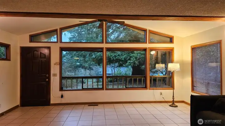 Wood beams, vaulted ceilings