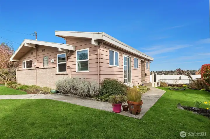 Level access to the south side entry way.