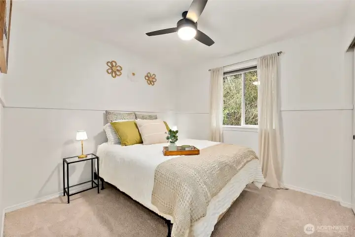 Third bedroom w/ceiling fan