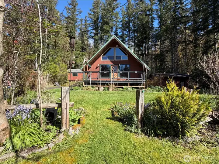Escape from the city to your new sanctuary at the base of the Olympic Mtns near the Hood Canal.