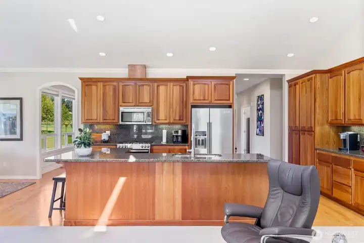 Plenty of Room at this Breakfast Bar
