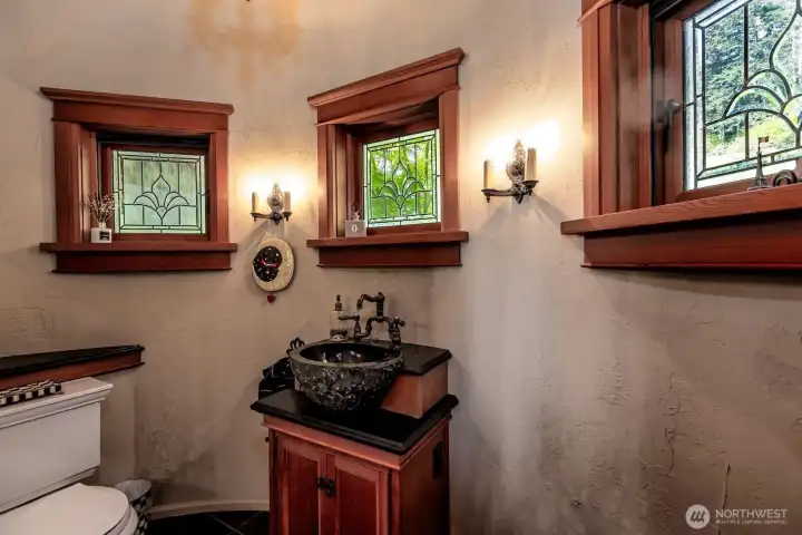 Lower bath