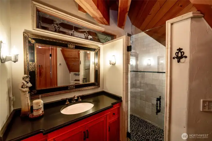 Upstairs ensuite bathroom 3