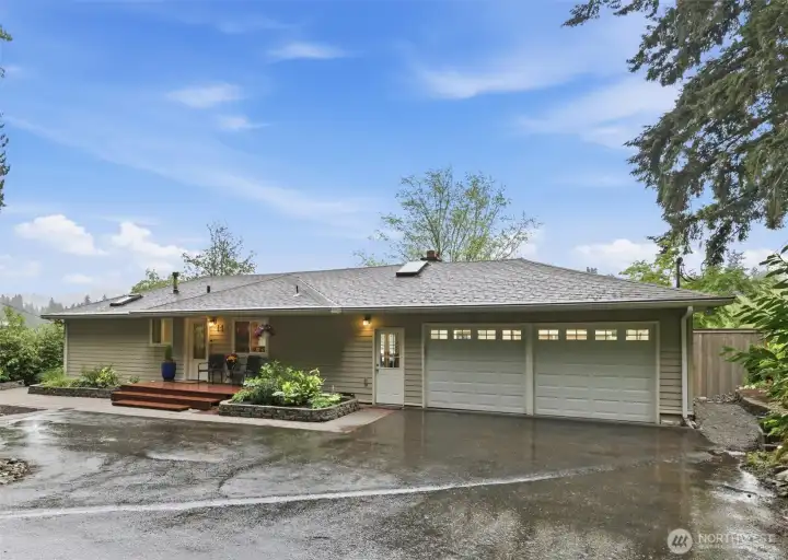 .5 Acre of waterfront on Lake Kathleen