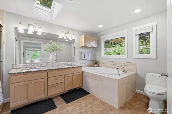 Spacious 5-piece Primary ensuite.