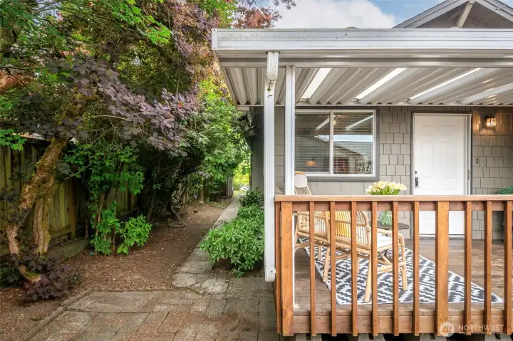 Lush greenery along the sides of your home for maximum privacy