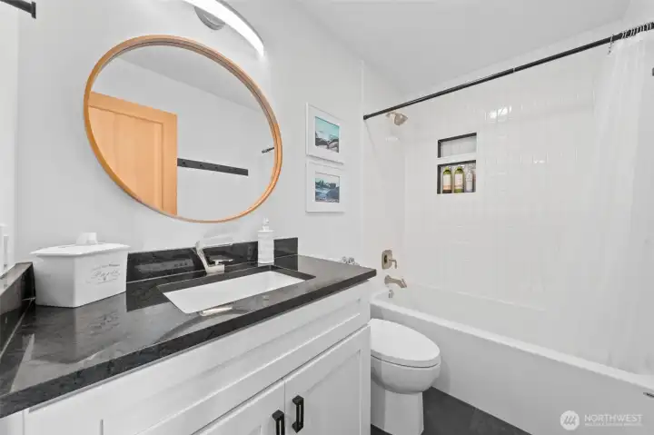 Full Bath in the Hall