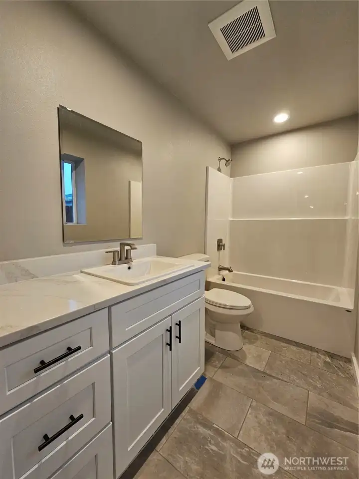 Example of Main Bath from previous listing