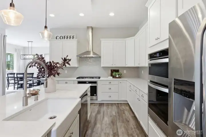 White cabinets, luxury high end finishes White cabinets, luxury high end finishes