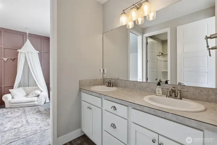 Jack and Jill bathroom between the bedrooms. Jack and Jill bathroom between the bedrooms.