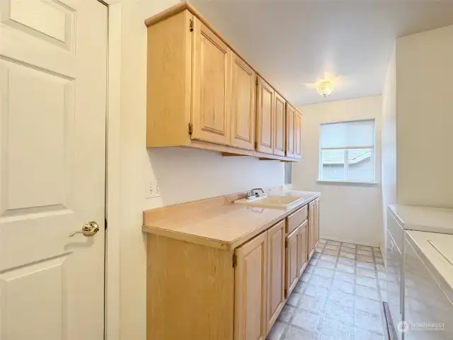 Laundry / garage entrance