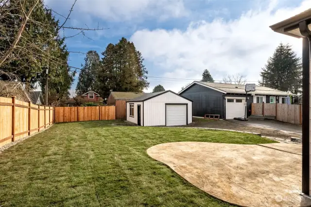 With 6,000 square feet, this lot has just enough space to enjoy your sweet North End bungalow retreat without feeling like an overwhelming property to care for. Leaving plenty of time to enjoy all of the nearby amenities such as Point Defiance Zoo.