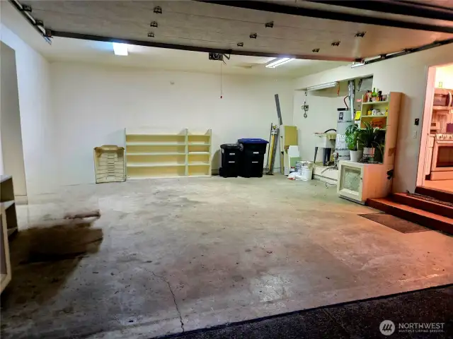 Very large Garage at the house