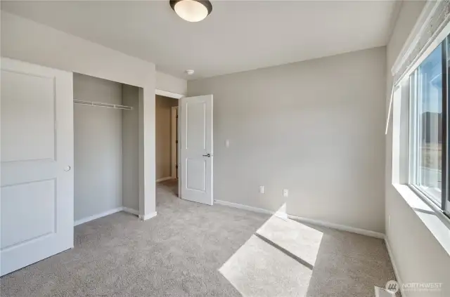 Photos are of a previously built Elbe plan in the neighborhood and may display an upgrade or materials not currently available.