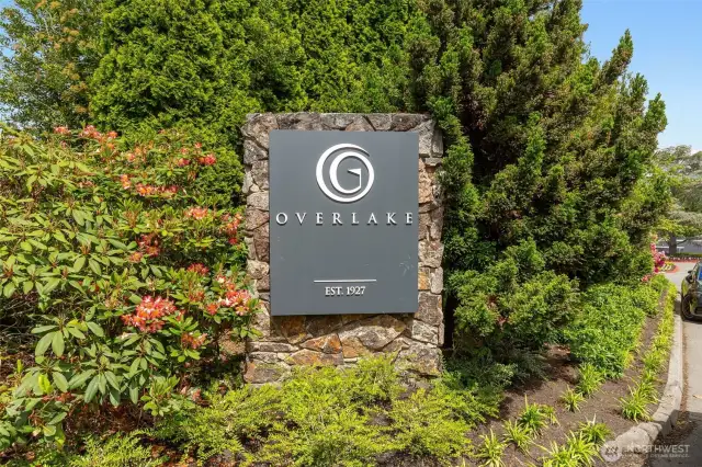 Just blocks from the house are walking trails and community amenities such as Medina Park, Overlake Golf and Country Club, St. Thomas School and Church, the local market and Medina Beach.