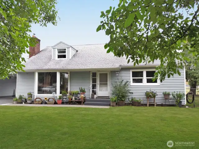 401 South Street Centralia WA 98531  4 bedroom, 2 full baths, Bonus 5th room, .43 acres