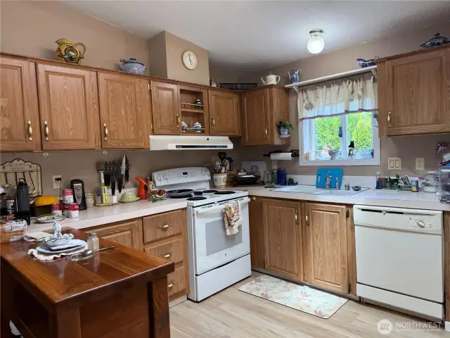Roomy kitchen