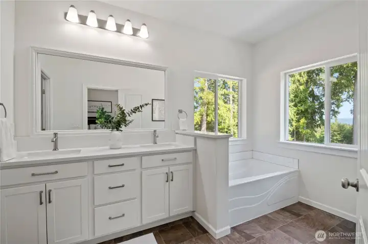Primary En Suite Bathroom