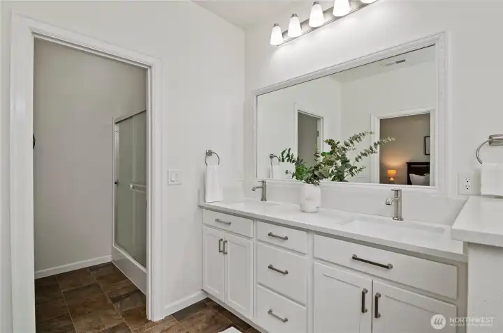Primary En Suite Bathroom