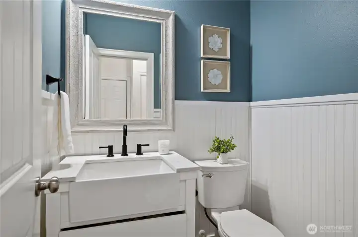 Guest 1/2 Bath