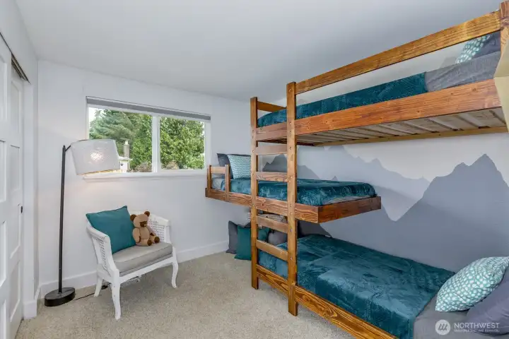 triple built in bunks, how fun!