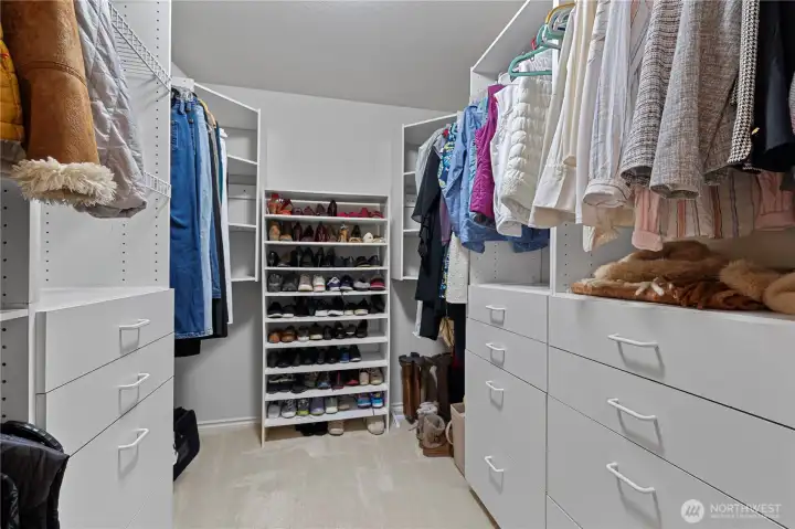 Large Primary Suite Walk-In Closet with Organizers and NEW Carpet!