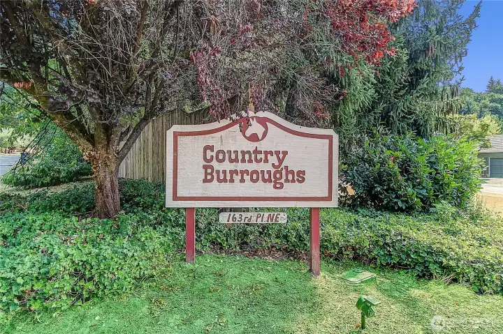 Truly a UNIQUE Community located on TOP of Hollywood Hill! Ride from your home to the Tolt Trail!!