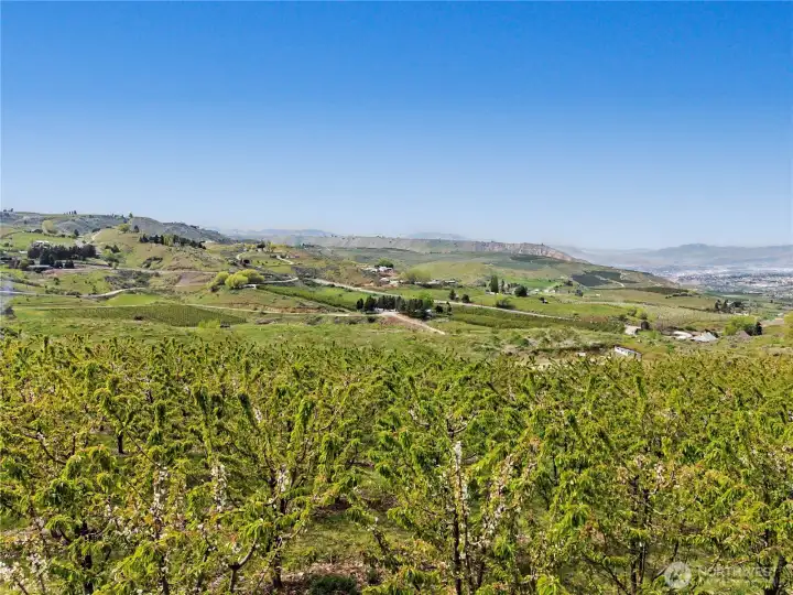 Beautiful panoramic views to the Northwest