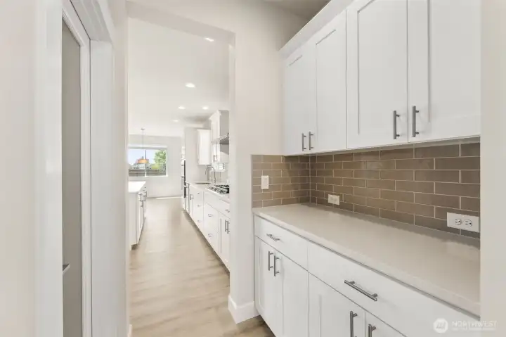 This is a general representation of a floor plan and may vary from the actual home constructed. Features in photos, upgrades, elevation, materials, dimensions and layout all subject to change without notice.