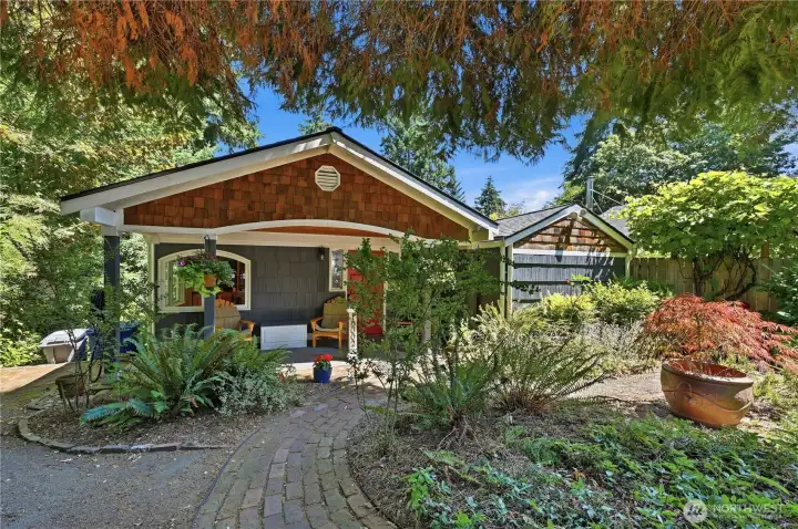 Beautiful Lake Forest Park Cottage in private setting. Beautiful Lake Forest Park Cottage in private setting.